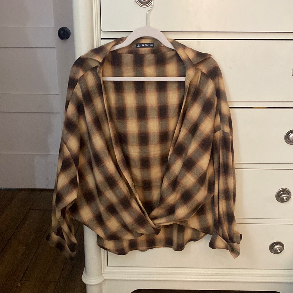 Shein women’s flannel. Size small.